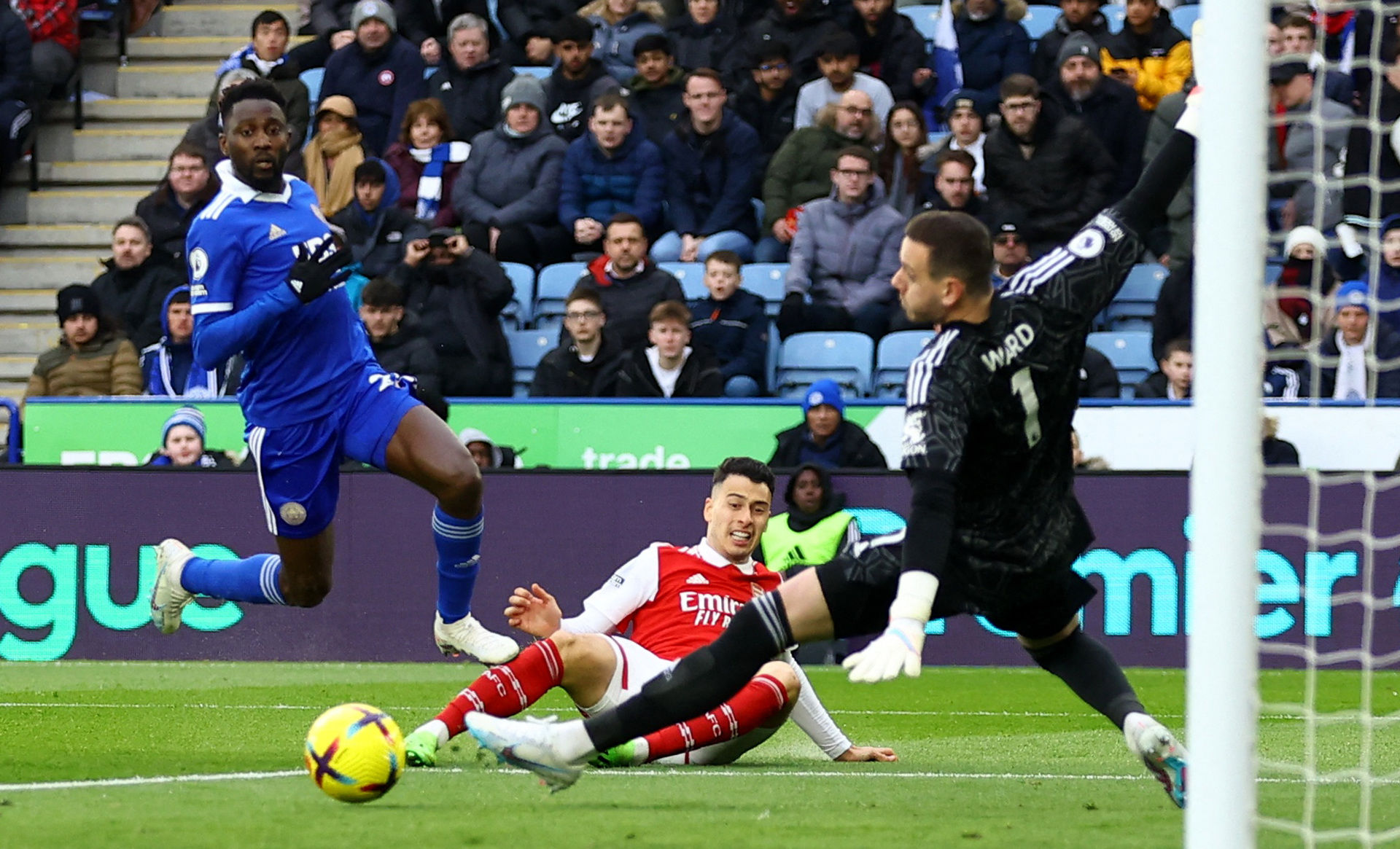 此举不但显 此举不但显